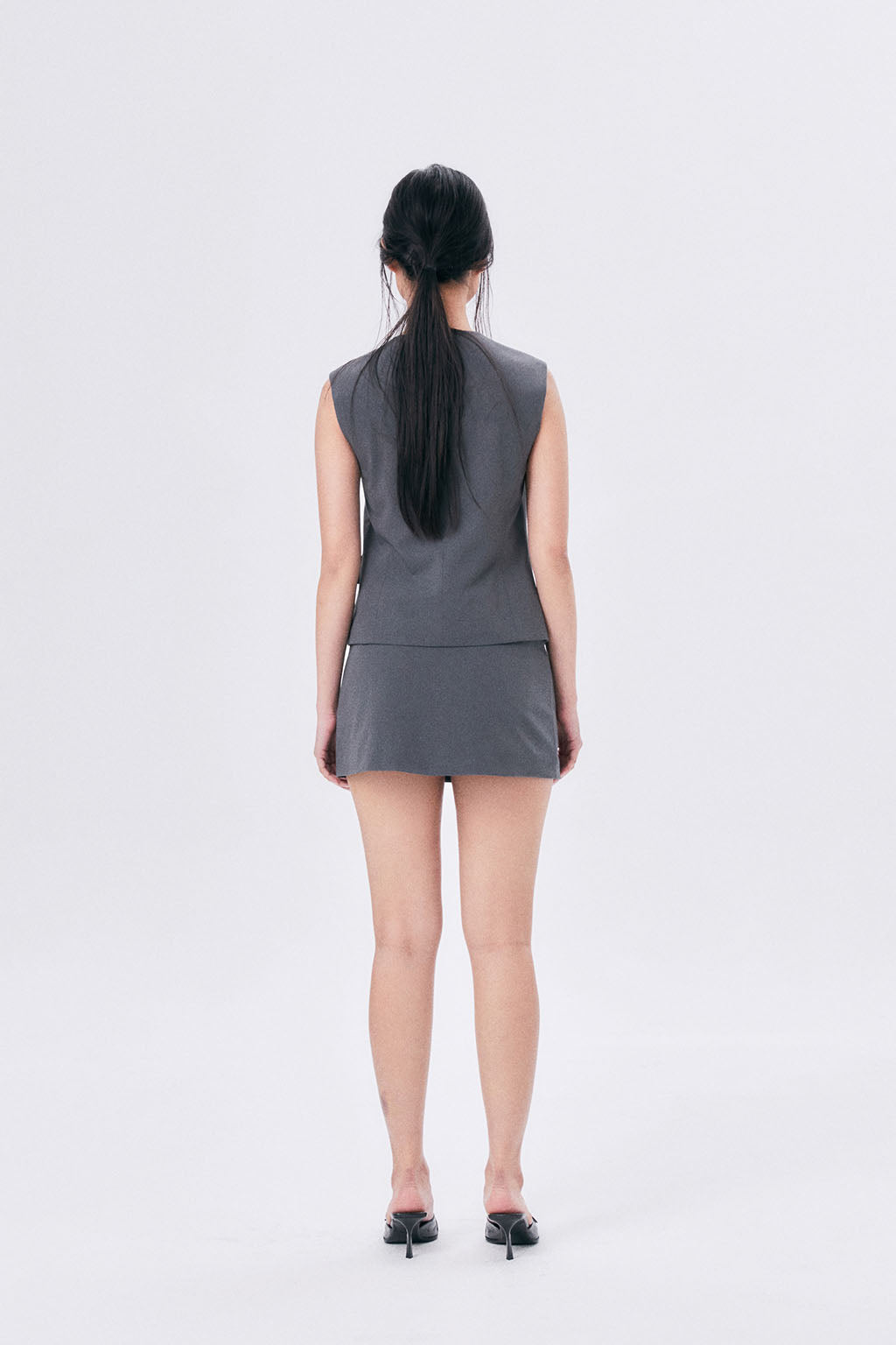 SUMMER WOOL VEST / DARK GRAY