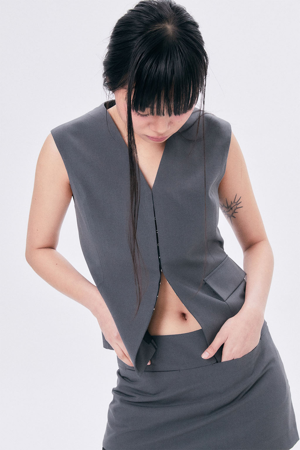 SUMMER WOOL VEST / DARK GRAY