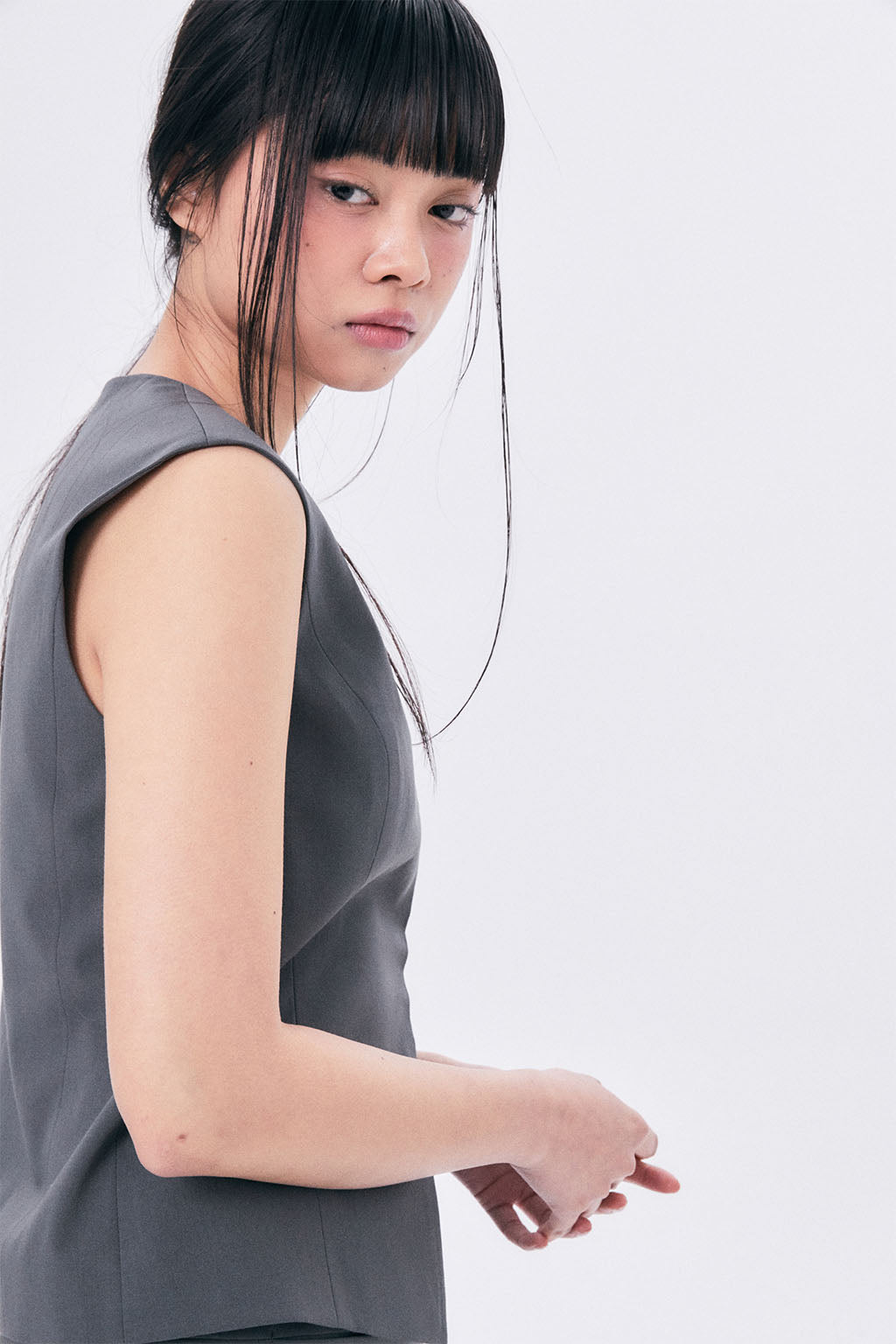 SUMMER WOOL VEST / DARK GRAY