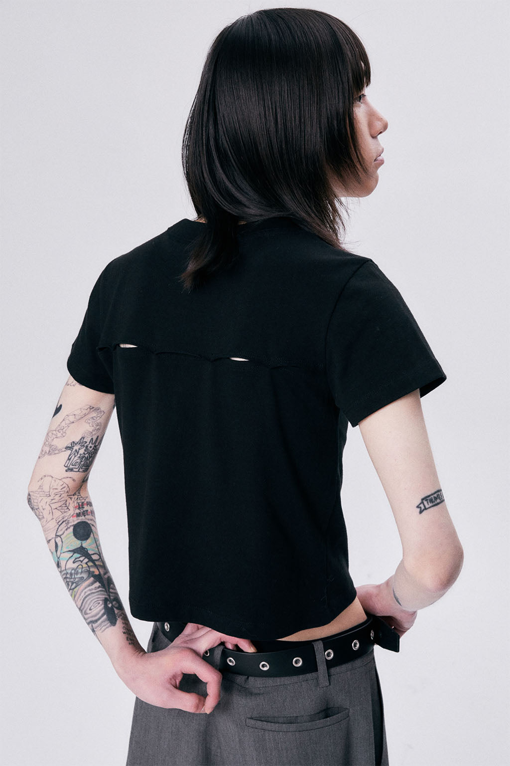 WAVE BACK YOKE TIGHT TEE / BLACK