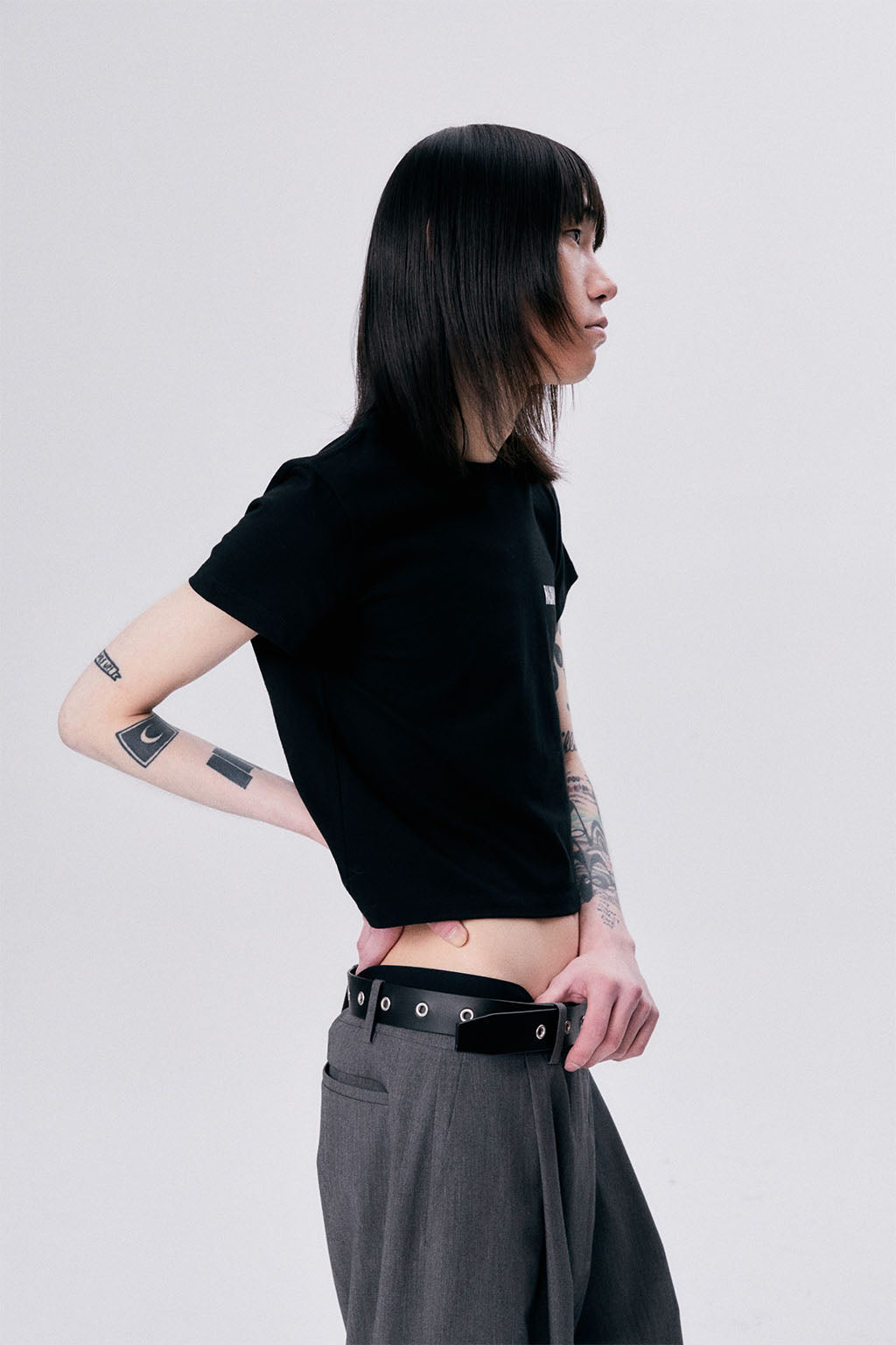 WAVE BACK YOKE TIGHT TEE / BLACK
