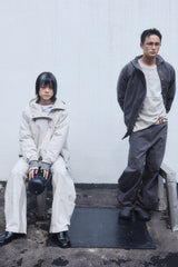 HOODED PUFFER JACKET / CHARCOAL