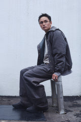 HOODED PUFFER JACKET / CHARCOAL
