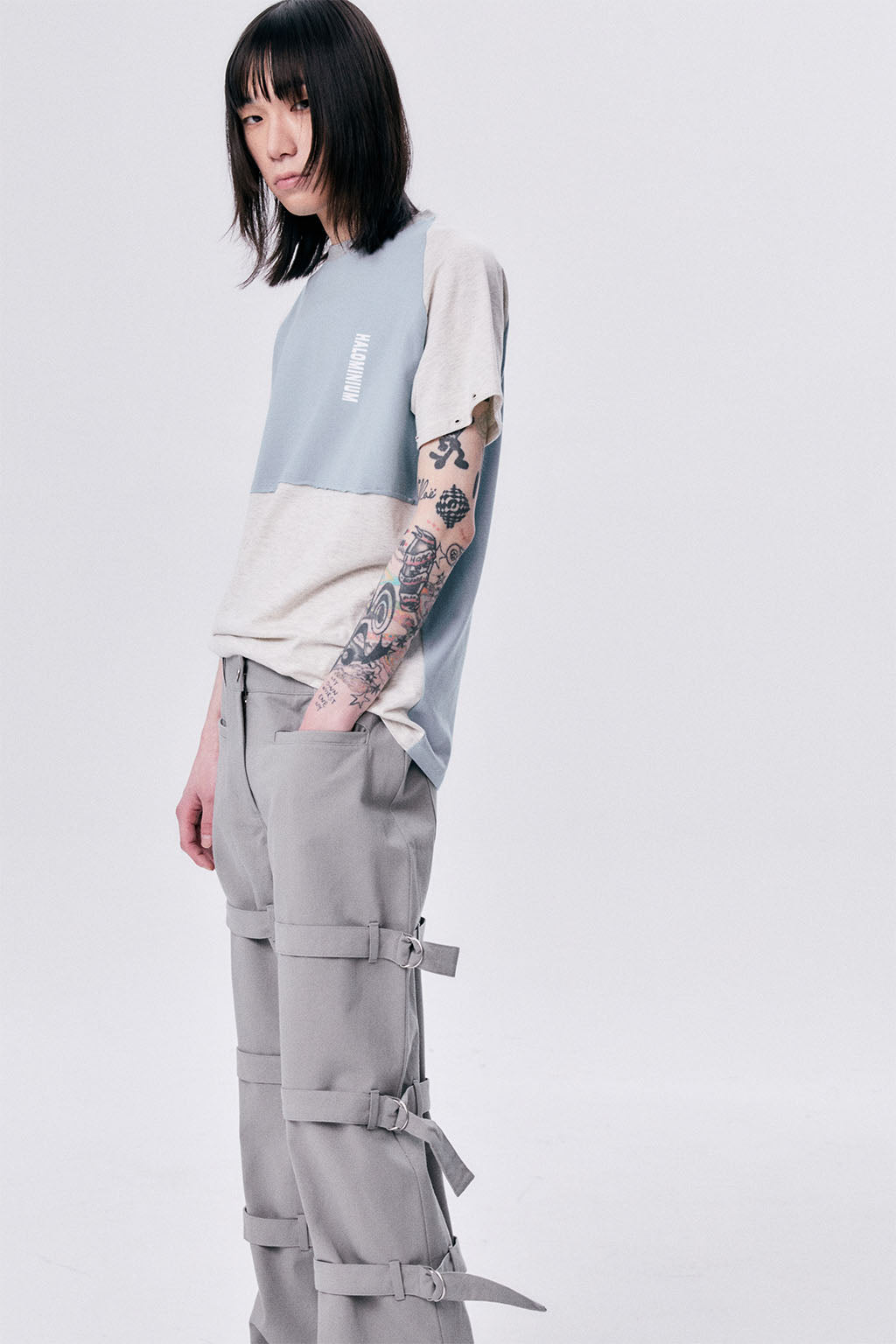 BUCKLE STRAPS PANTS / GRAY