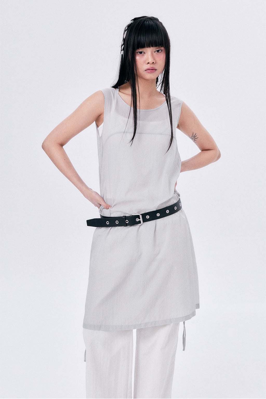 CHECK SHIRRED DRESS / LIGHT GRAY