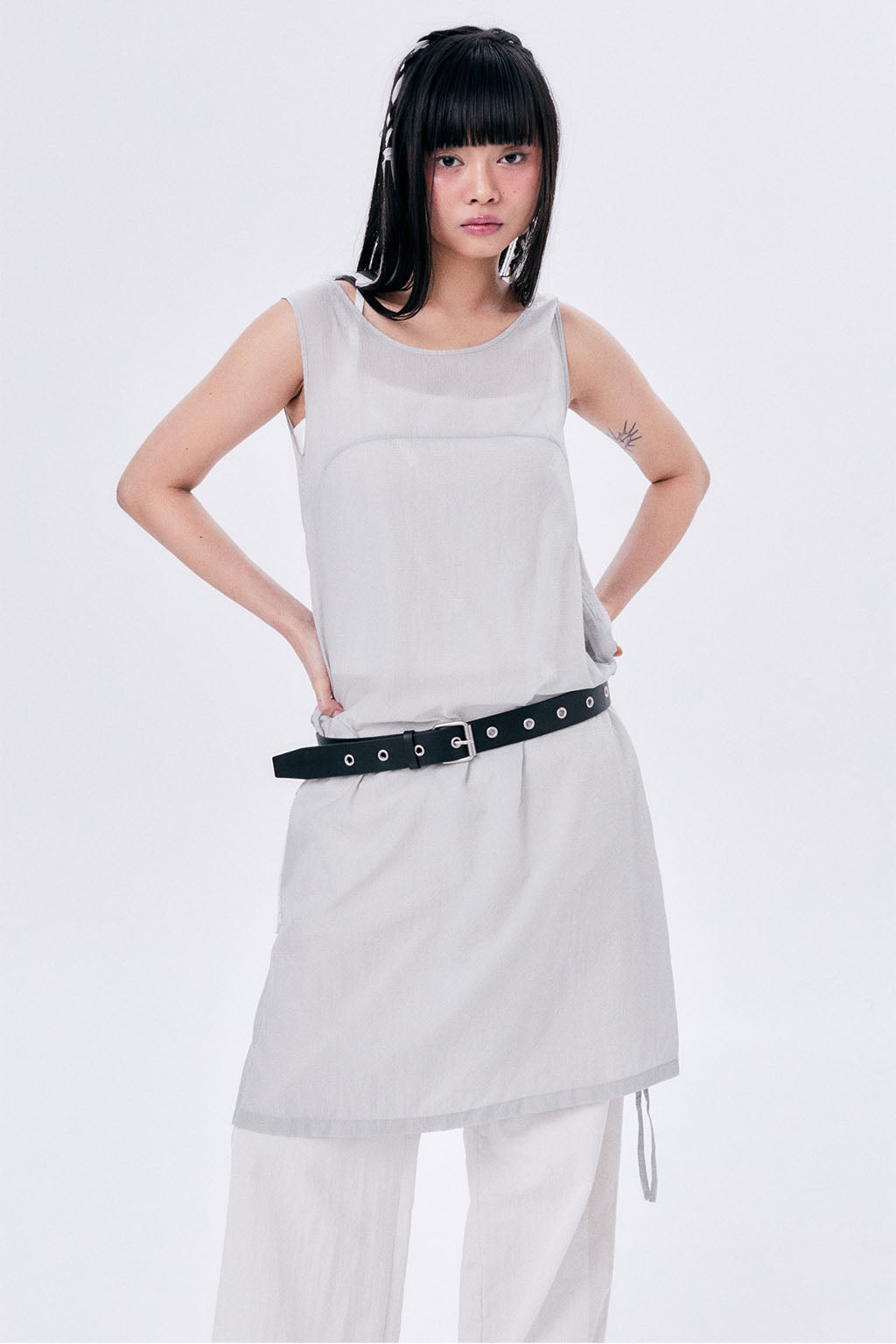 CHECK SHIRRED DRESS / LIGHT GRAY