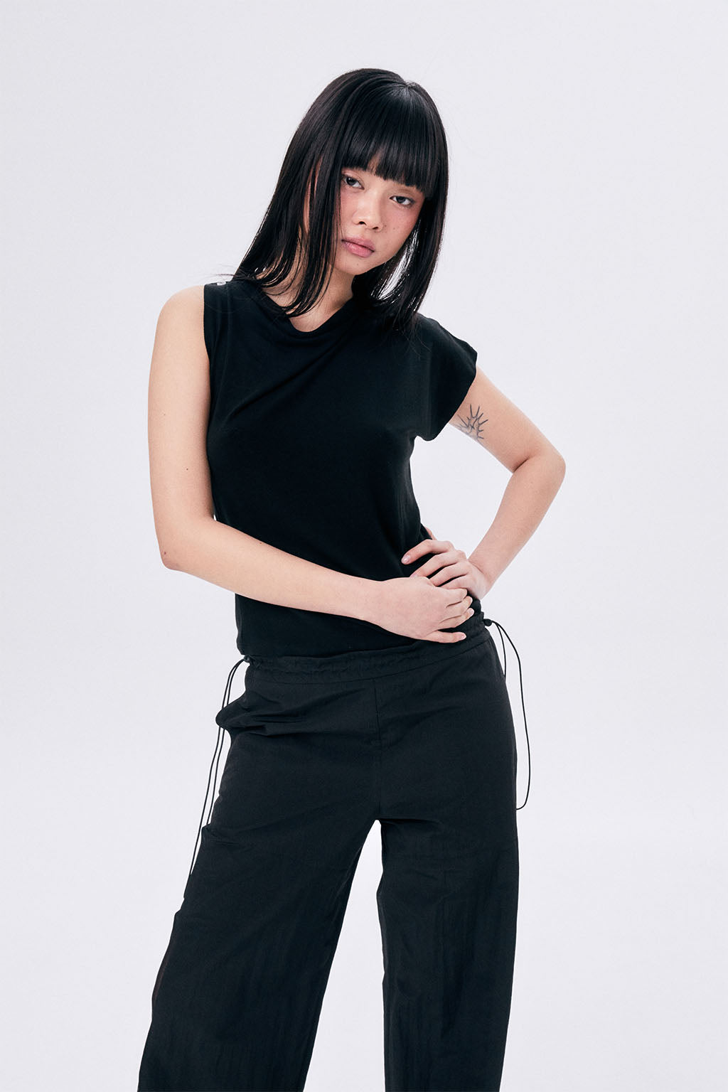COWL SLEEVELESS 2 / BLACK